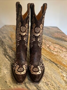 Old Gringo Lucky Boots
Chocolate Leather
Size 9
NWB